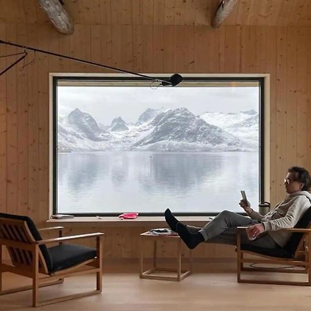 Minkfarmen, Spacious Seaside Cabin With Scenic View Ramberg Eksteriør billede
